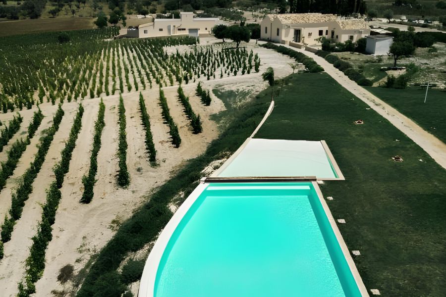 Kapuhala Sicily vegan farmstay with pool and vineyard