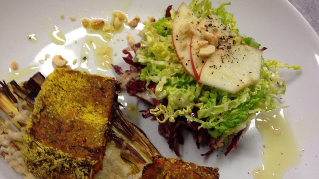 World Vegan Travel vegan dinner Spiedini tempeh with vegetables