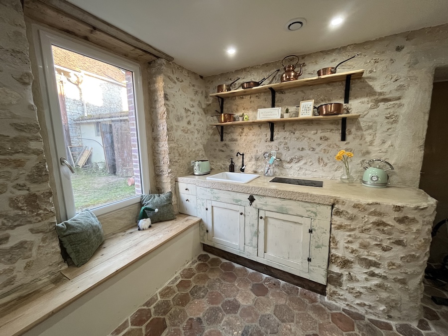 Fully equipped vegan kitchen inside Bella’s Cottage at La Grange DesRochers